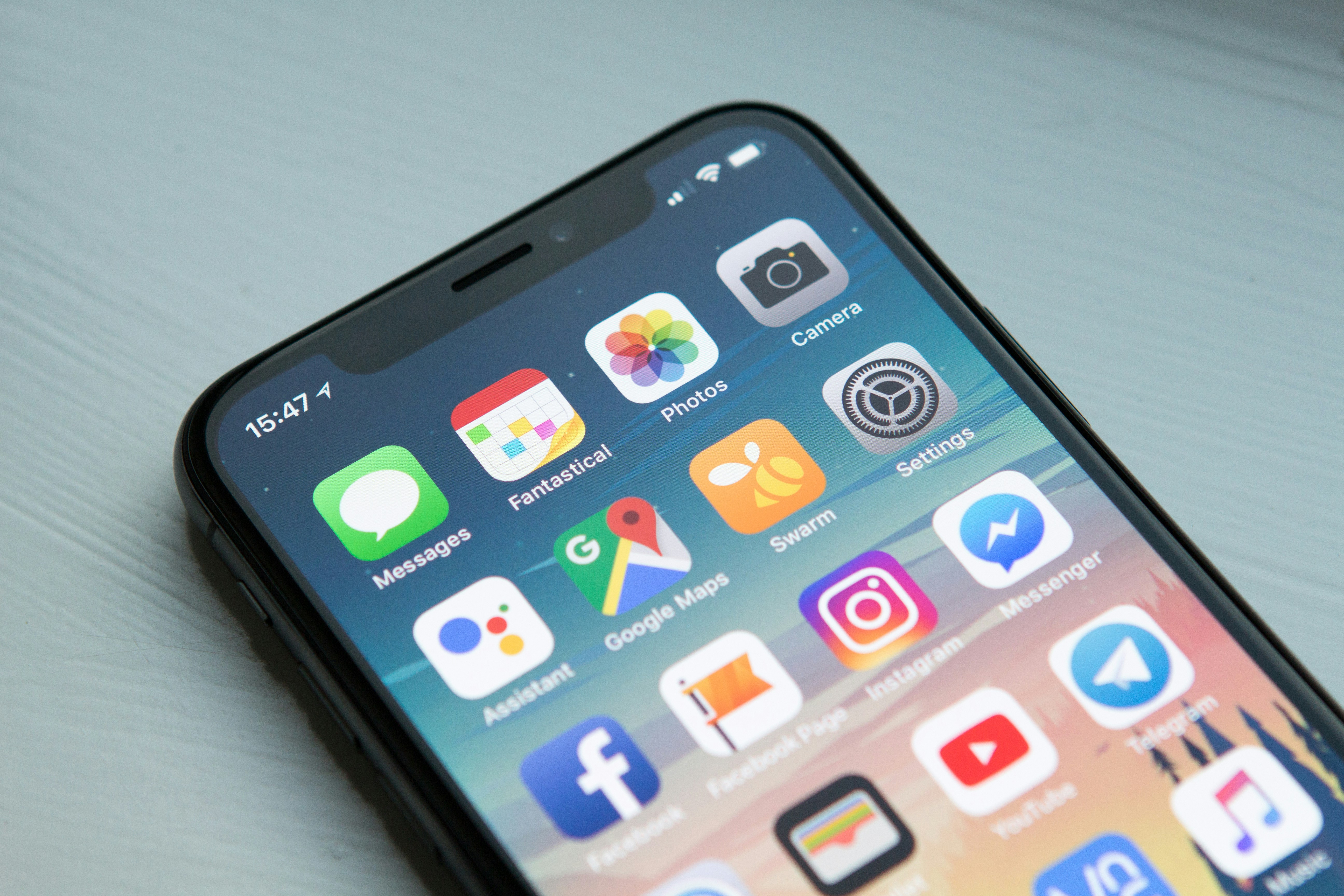 手機銀行 App 即時管理信用卡交易通知與鎖卡功能